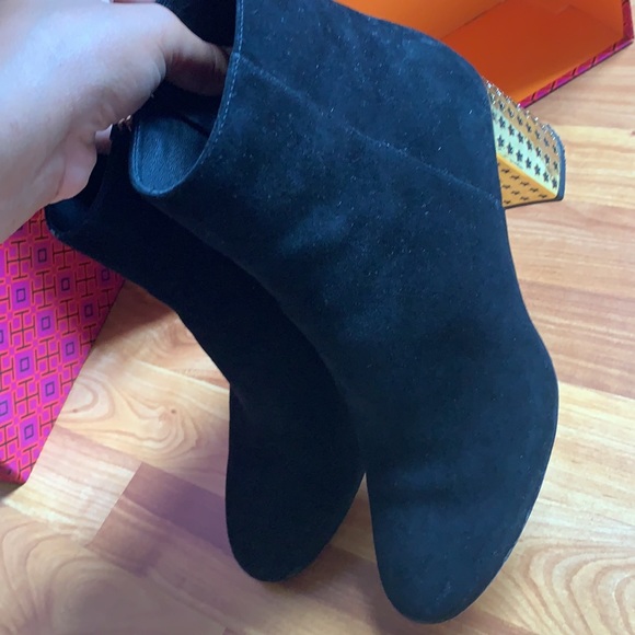 Tory Burch Booties Black Gold Starred Heel - Picture 9 of 13